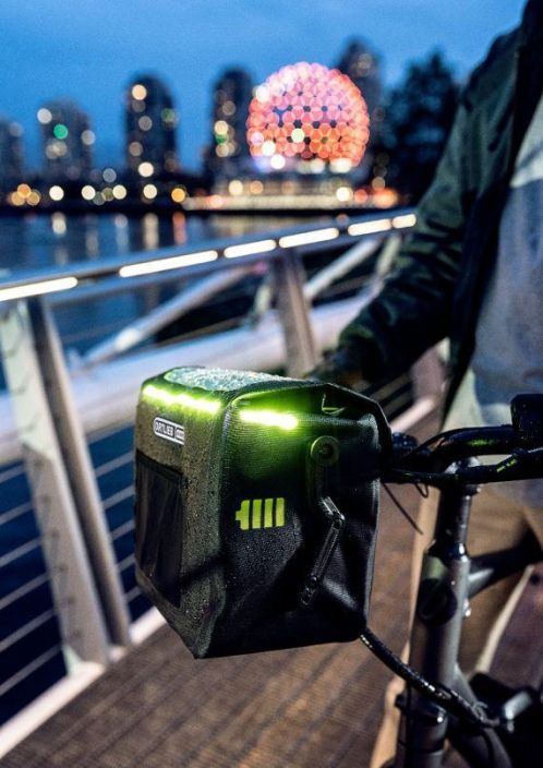 Ortlieb E-Glow Tankolaukku Sahkopyoriin A handlebar bag that was specially designed to meet the needs of e-bikers, the