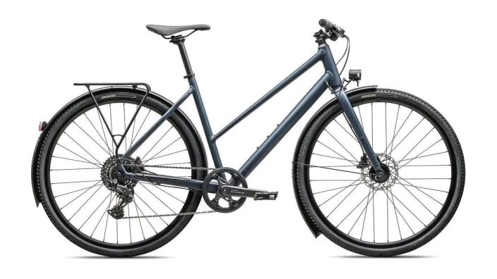 Specialized Sirrus X 2.0 EQ ST -25 Sirrus X tarjoaa ennennakemattoman yhdistelman mukavuutta, tehokkuutta ja ketteraa