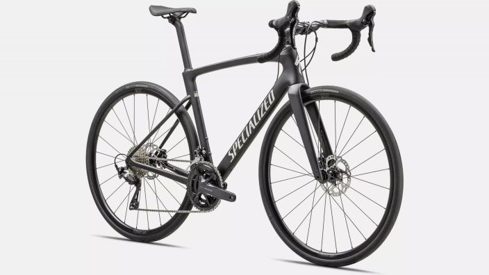 Specialized Roubaix SL8 Sport 105 -24 Loimme endurance road -luokan kaksi vuosikymmenta sitten ja todistimme, etta