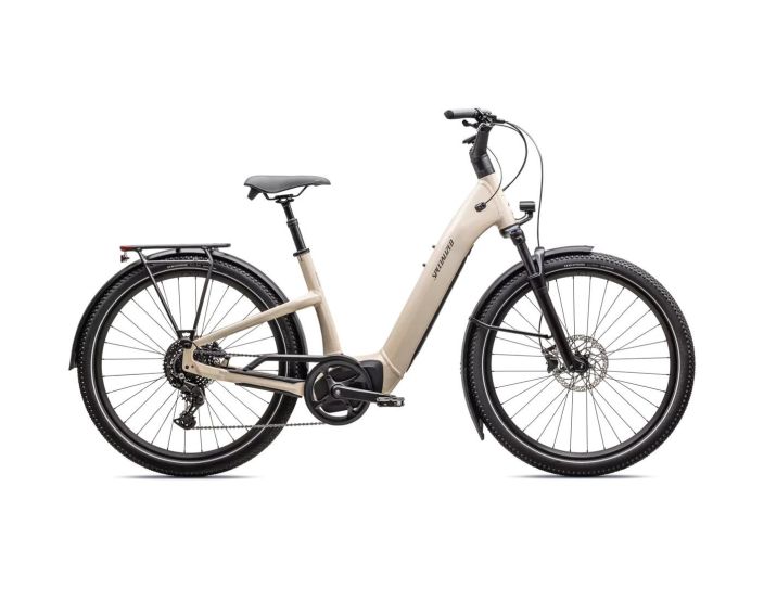 Specialized Como 4.0 -25 Como is a laid back e-bike with a clean look and upright rider position for convenient