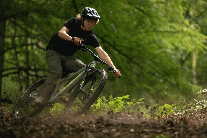 Orbea Laufey H-LTD -24 Hauskuuden mestari paivitetylla geometrialla! Jaykkaperalla ajo on valinta, ei kompromissi.