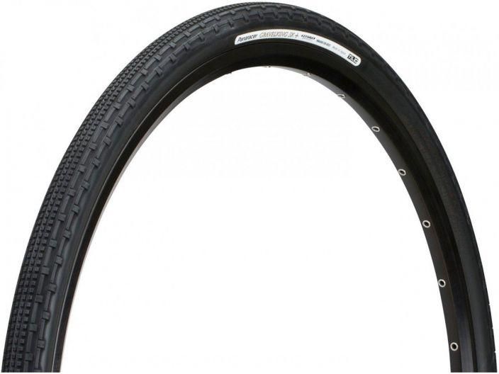 Panaracer Gravelking Plus+ SK Black 38mm Erittain vahvasti pistosuojattu Gravel -rengas mustalla kyljella.