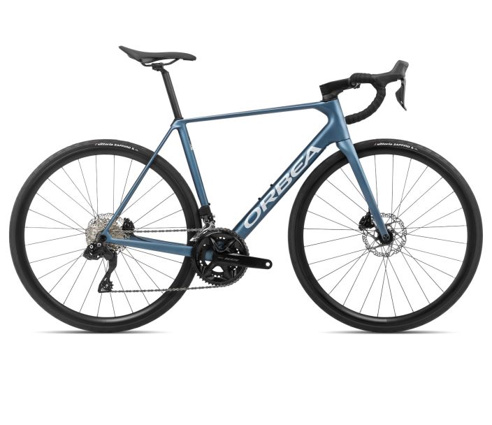 Orbea Orca M30i -24 UUSI ORBEA ORCA! Uusi Orca ei ole vain kevyt. Se on kiipeamiseen luotua teknologiaa, joka muuttaa