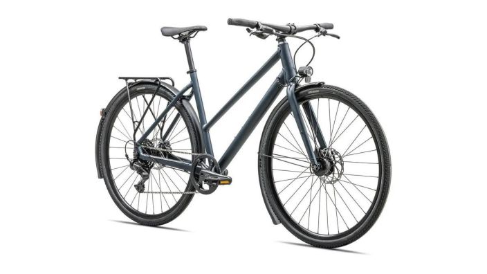 Specialized Sirrus X 2.0 EQ ST -25 Sirrus X tarjoaa ennennakemattoman yhdistelman mukavuutta, tehokkuutta ja ketteraa