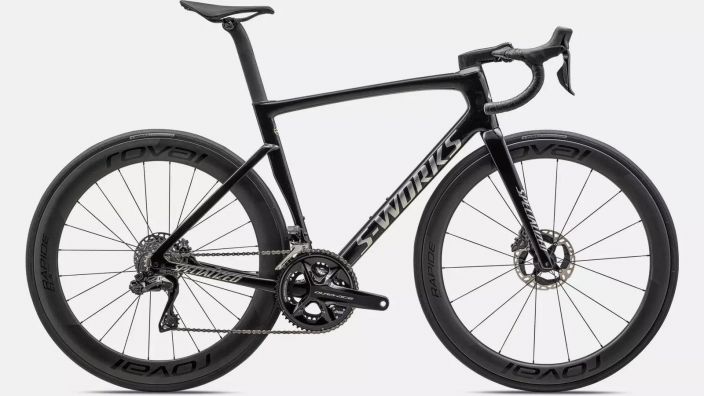 S-Works Tarmac SL7 Di2 -23 Why should you be forced to choose between aerodynamics and weight, between ride quality and