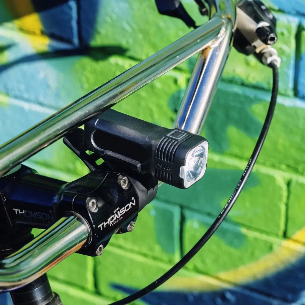 Knog_Blinder_400_plus_twinpack_13384_lifestyle_1_1340x.webp