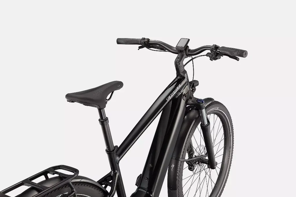 95022-52_VADO-40-CSTBLK-SILREFL_D1-POV.webp