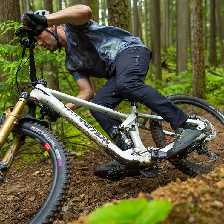 PD-M8240-shic6-lifestyle_4_750_750.webp