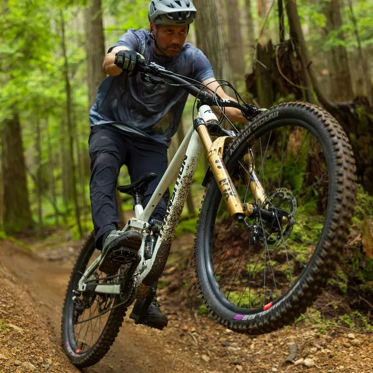 PD-M8240-shic6-lifestyle_6_750_750.webp