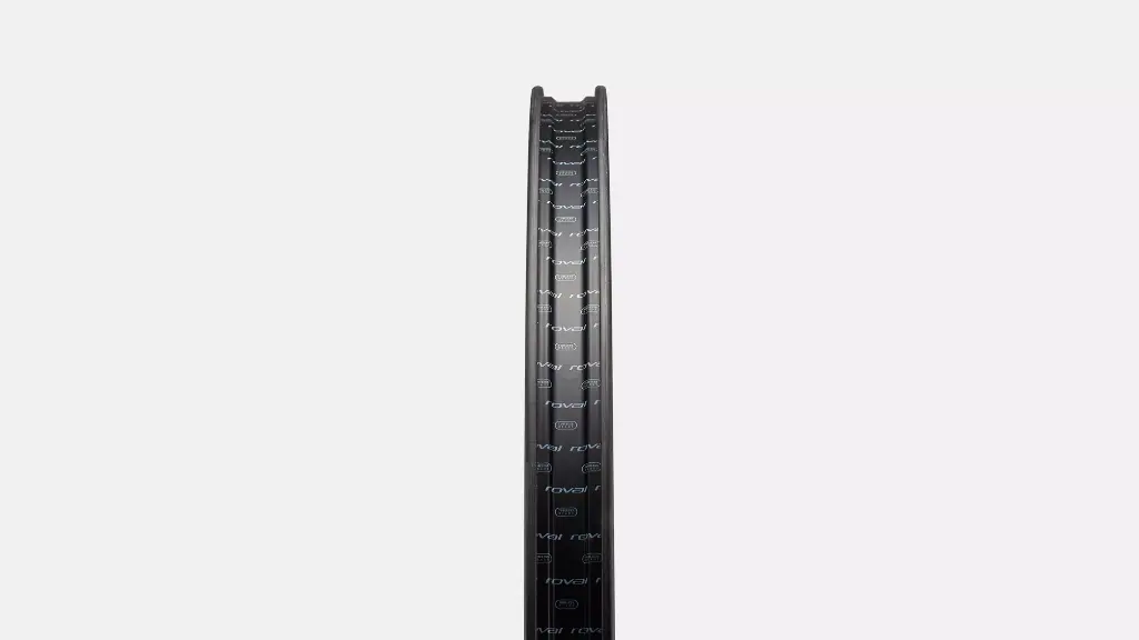 30026-610_WHL_TERRA-AERO-CL-700C-FRONT-SATIN-CARBON-SATIN_WIDTH.webp