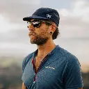 seeker-sunglasses_akMatteForestTortoise-cpPolarizedBrown_lifestyle03.webp