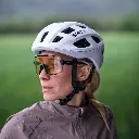 triad-helmet_white-MatteWhite_lifestyle03.webp